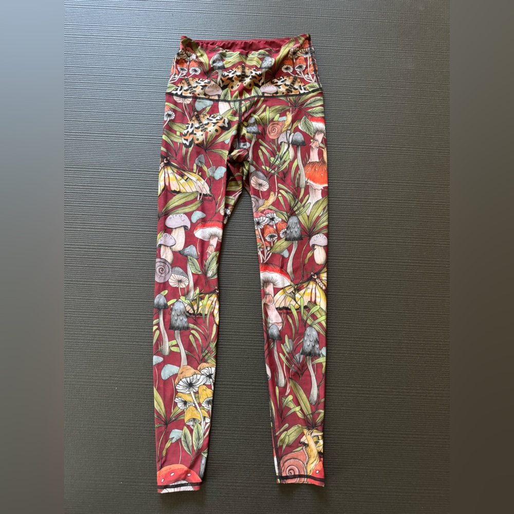 Yoga Democracy Nature-Mushrooms and Moths Patterned Leggings - Red & Green NWOT